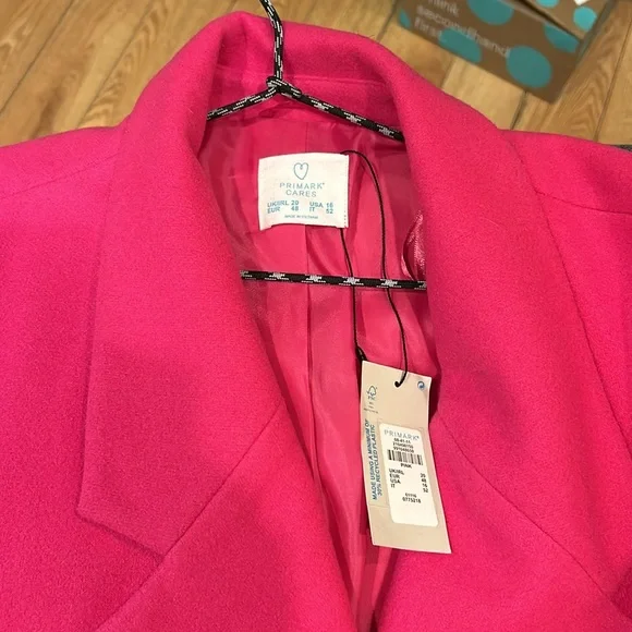 Beautiful pink coat - Picture 4 of 6